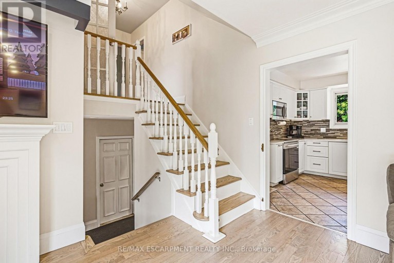 364 FENNELL AVENUE W, Hamilton (Buchanan), Ontario, L9C1G4