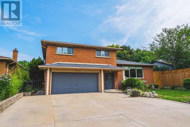 364 FENNELL AVENUE W Hamilton (Buchanan) Ontario photo 2