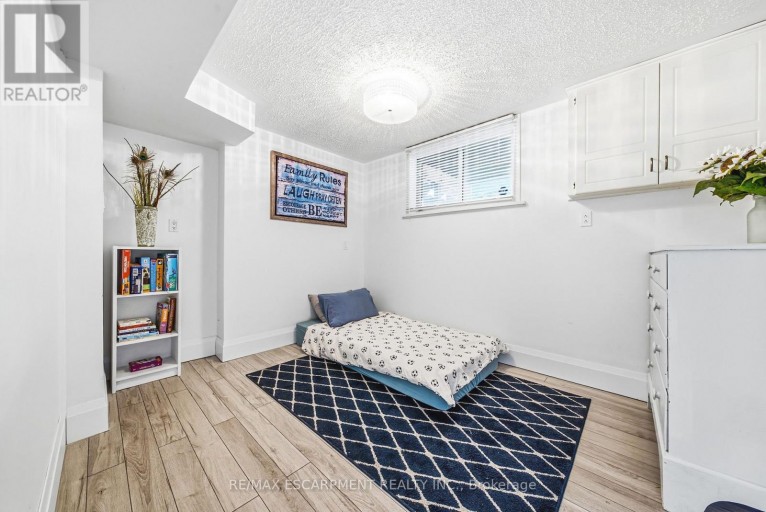 364 FENNELL AVENUE W, Hamilton (Buchanan), Ontario, L9C1G4