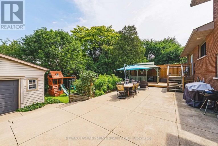 364 FENNELL AVENUE W, Hamilton (Buchanan), Ontario, L9C1G4