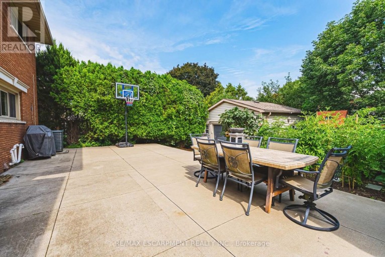 364 FENNELL AVENUE W, Hamilton (Buchanan), Ontario, L9C1G4