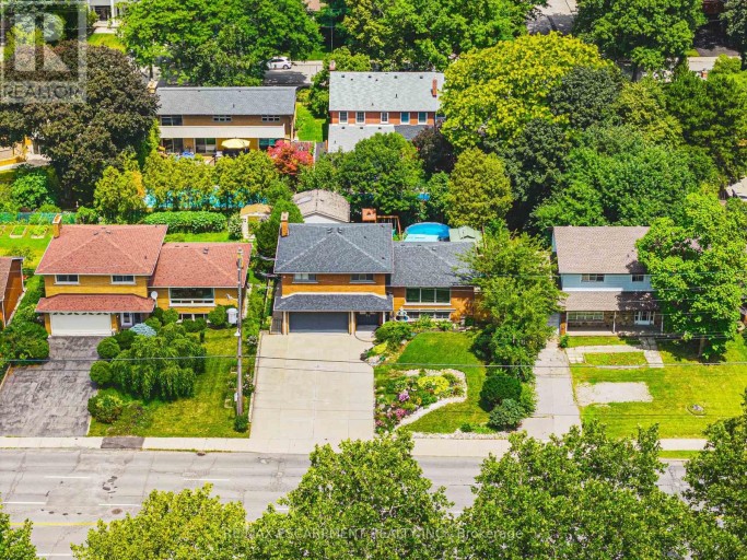364 FENNELL AVENUE W, Hamilton (Buchanan), Ontario, L9C1G4