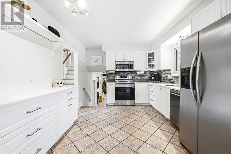 364 FENNELL AVENUE W, Hamilton (Buchanan), Ontario, L9C1G4