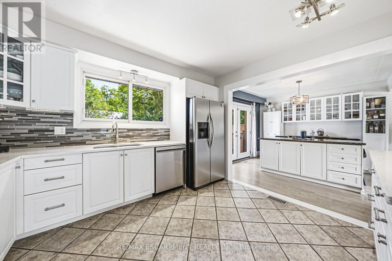 364 FENNELL AVENUE W, Hamilton (Buchanan), Ontario, L9C1G4