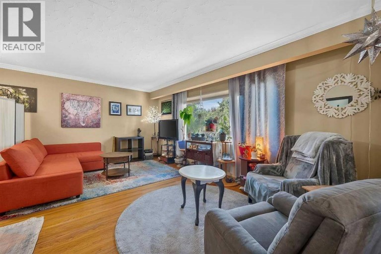 14 Rosetree Crescent NW, Calgary, Alberta, T2K1M9