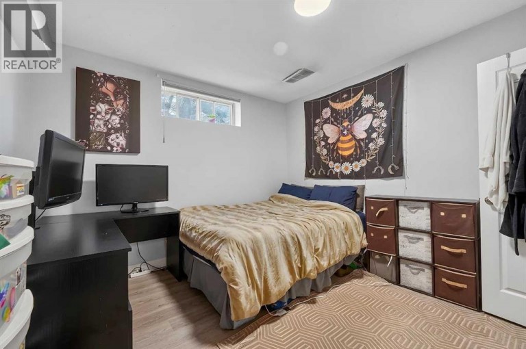 14 Rosetree Crescent NW, Calgary, Alberta, T2K1M9
