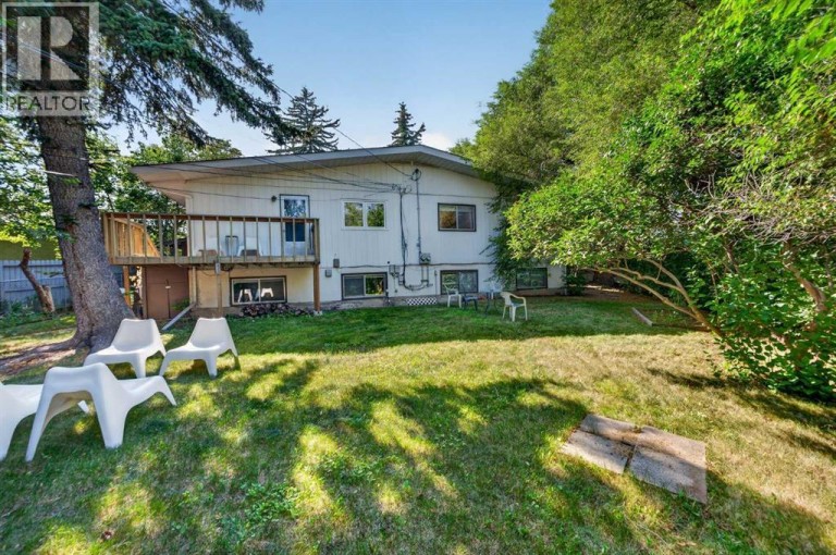14 Rosetree Crescent NW, Calgary, Alberta, T2K1M9