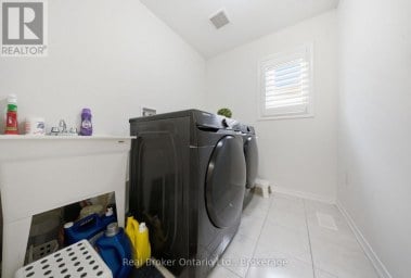 109 LONGBOAT RUN Brantford Ontario photo 29