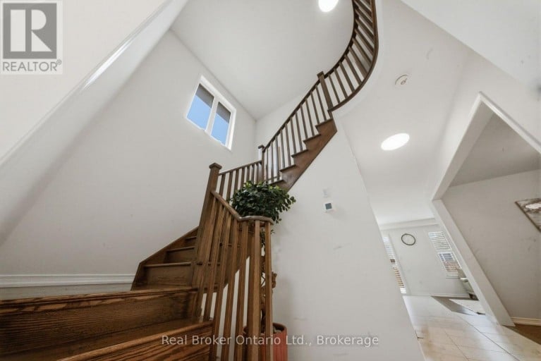 109 LONGBOAT RUN, Brantford, Ontario, N3T0R8