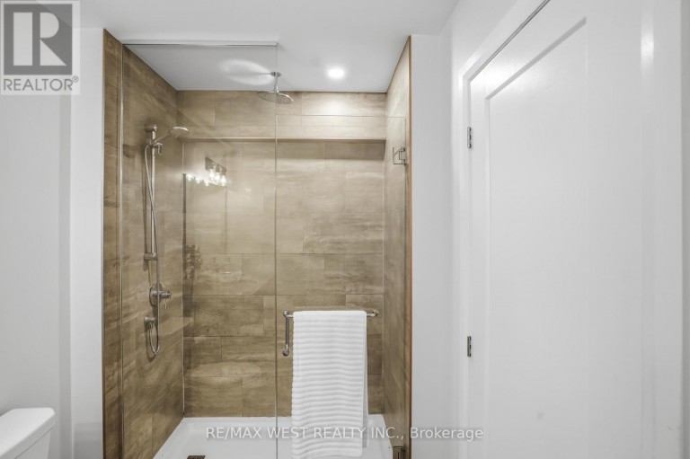 2 - 405 MERRITT STREET, St. Catharines (Oakdale), Ontario, L2P1P5