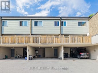 95 - 257 MILESTONE CRESCENT Aurora (Aurora Village) Ontario photo 1