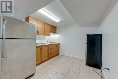 27 ALTON TOWERS CIRCLE Toronto (Milliken) Ontario photo 21