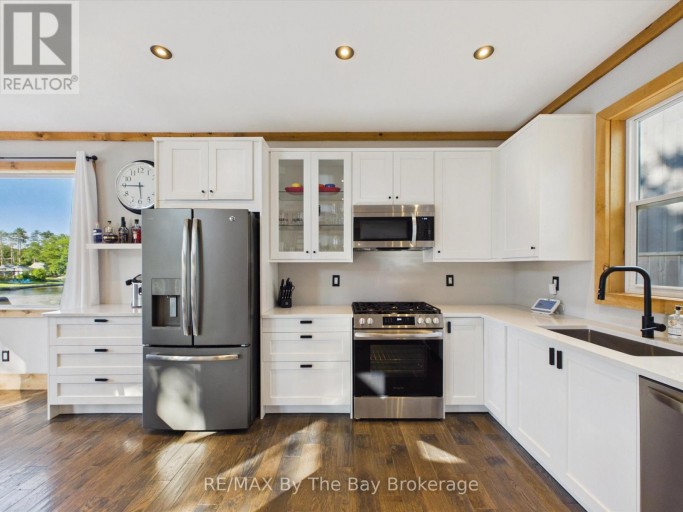 2056 RIVER ROAD W, Wasaga Beach, Ontario, L9Z2W1