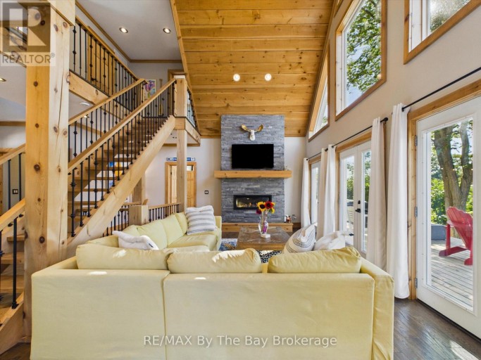2056 RIVER ROAD W, Wasaga Beach, Ontario, L9Z2W1