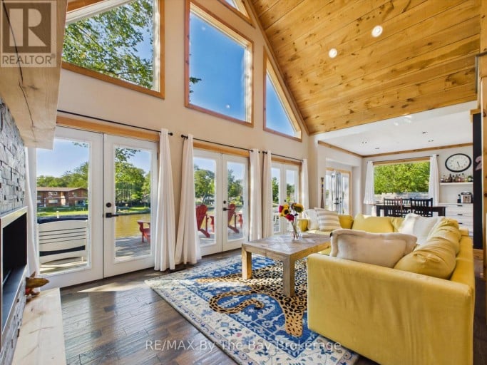 2056 RIVER ROAD W, Wasaga Beach, Ontario, L9Z2W1