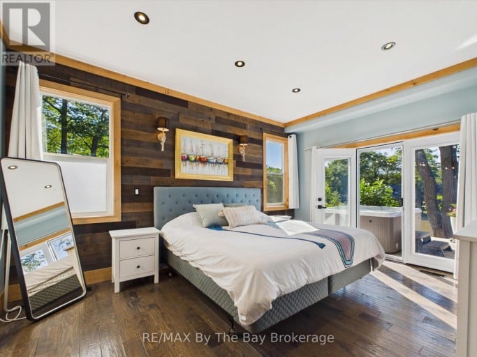 2056 RIVER ROAD W, Wasaga Beach, Ontario, L9Z2W1