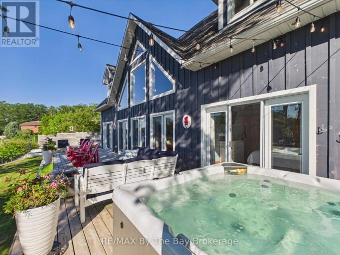 2056 RIVER ROAD W, Wasaga Beach, Ontario, L9Z2W1