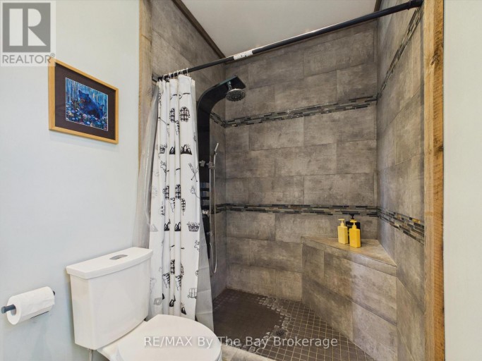 2056 RIVER ROAD W, Wasaga Beach, Ontario, L9Z2W1