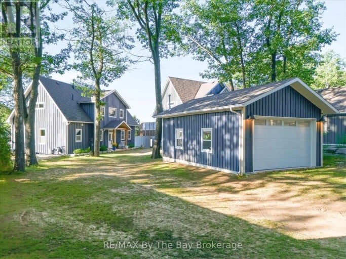 2056 RIVER ROAD W, Wasaga Beach, Ontario, L9Z2W1