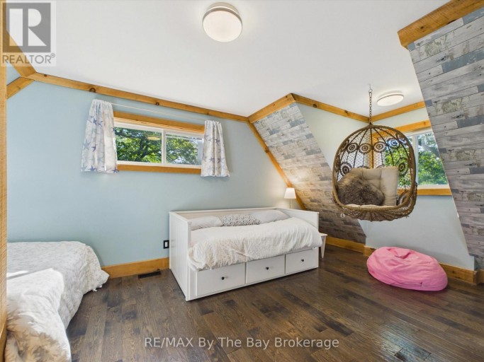 2056 RIVER ROAD W, Wasaga Beach, Ontario, L9Z2W1