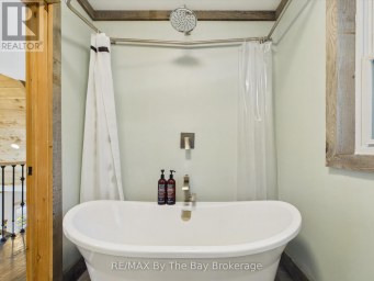 2056 RIVER ROAD W Wasaga Beach Ontario photo 32