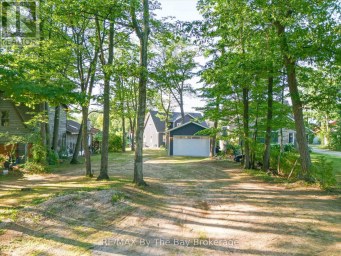 2056 RIVER ROAD W Wasaga Beach Ontario photo 35