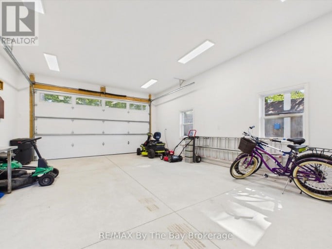 2056 RIVER ROAD W, Wasaga Beach, Ontario, L9Z2W1