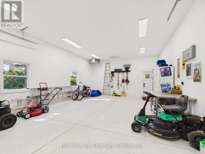 2056 RIVER ROAD W, Wasaga Beach, Ontario, L9Z2W1