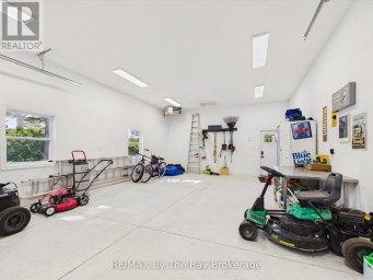 2056 RIVER ROAD W Wasaga Beach Ontario photo 38