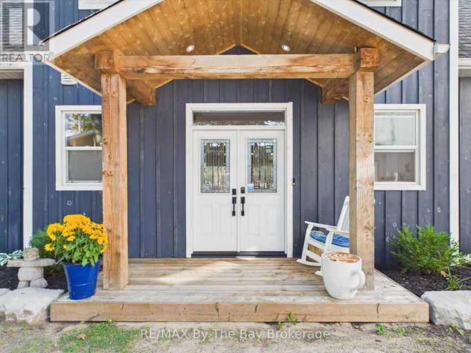 2056 RIVER ROAD W, Wasaga Beach, Ontario, L9Z2W1