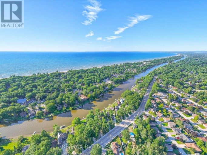 2056 RIVER ROAD W, Wasaga Beach, Ontario, L9Z2W1