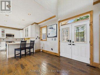 2056 RIVER ROAD W Wasaga Beach Ontario photo 6