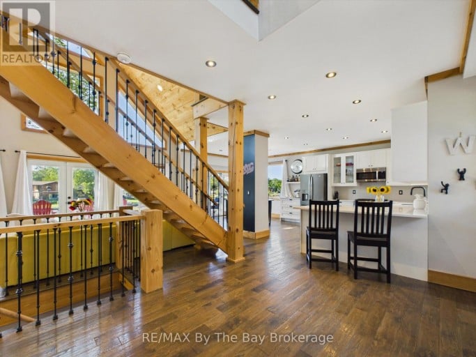 2056 RIVER ROAD W, Wasaga Beach, Ontario, L9Z2W1