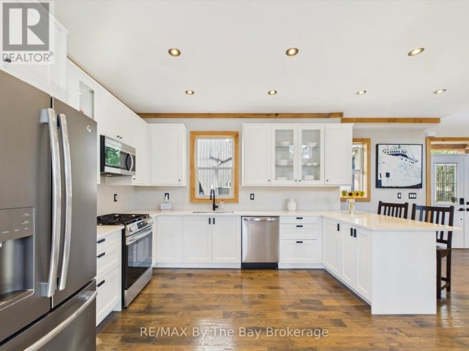 2056 RIVER ROAD W, Wasaga Beach, Ontario, L9Z2W1