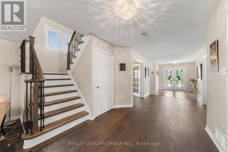 32 REYNOLDS LANE, Barrie (Edgehill Drive), Ontario, L4N0P9