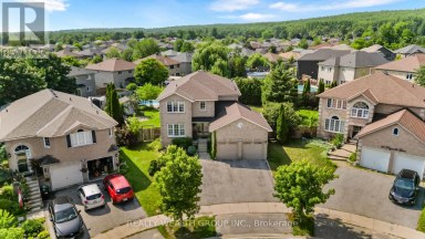32 REYNOLDS LANE Barrie (Edgehill Drive) Ontario photo 2