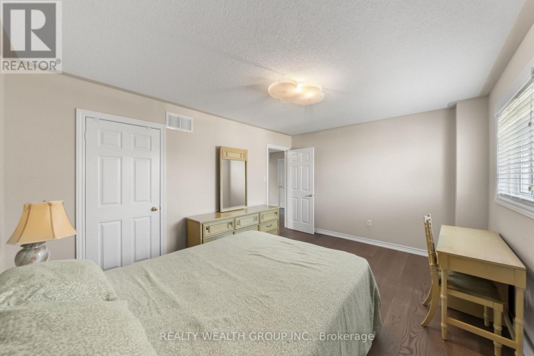 32 REYNOLDS LANE, Barrie (Edgehill Drive), Ontario, L4N0P9