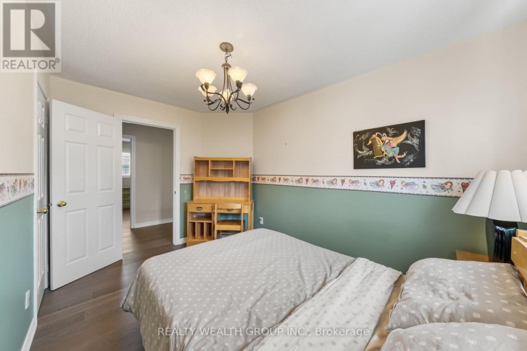 32 REYNOLDS LANE, Barrie (Edgehill Drive), Ontario, L4N0P9