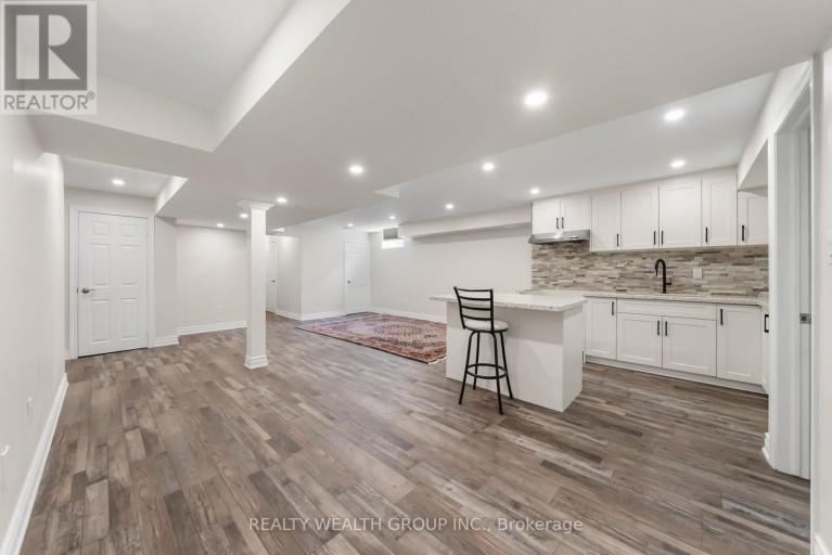 32 REYNOLDS LANE, Barrie (Edgehill Drive), Ontario, L4N0P9