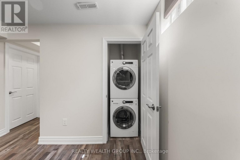 32 REYNOLDS LANE, Barrie (Edgehill Drive), Ontario, L4N0P9