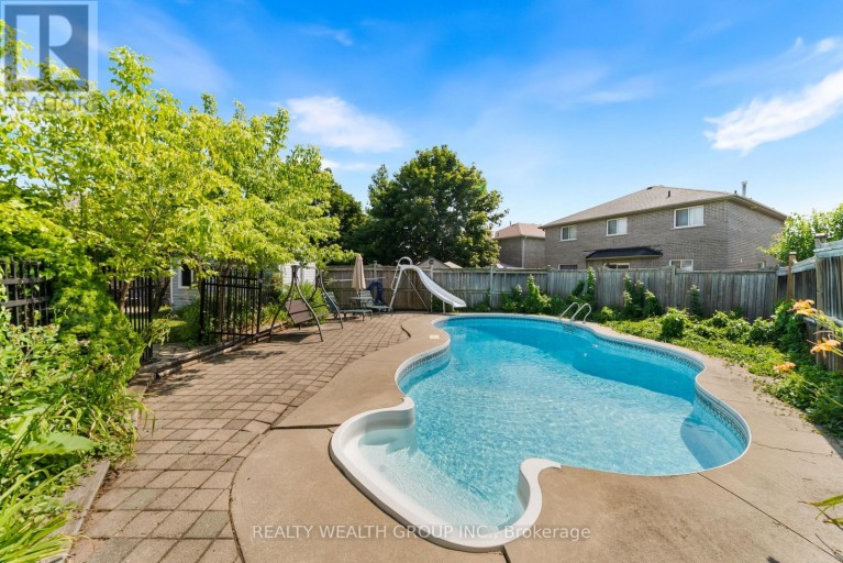 32 REYNOLDS LANE, Barrie (Edgehill Drive), Ontario, L4N0P9