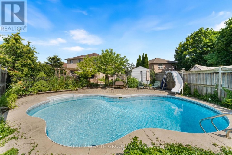 32 REYNOLDS LANE, Barrie (Edgehill Drive), Ontario, L4N0P9
