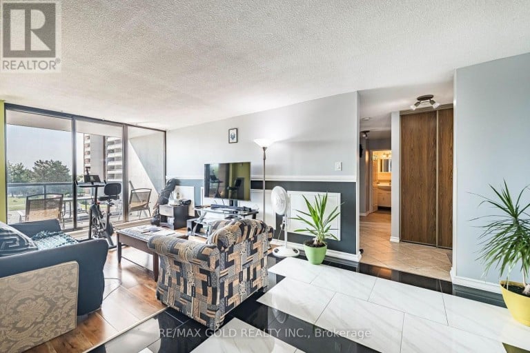 407 - 21 KNIGHTSBRIDGE ROAD, Brampton (Queen Street Corridor), Ontario, L6T3Y1