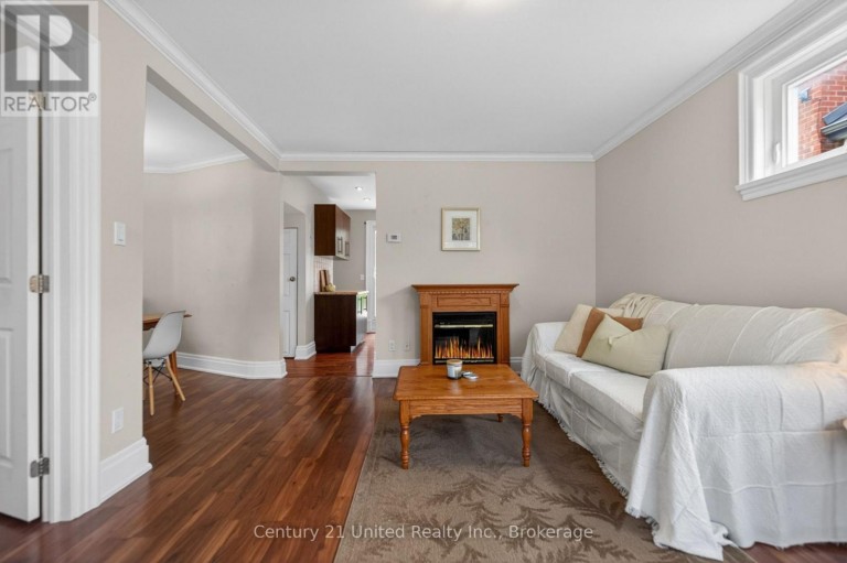 810 BYRON STREET S, Whitby (Downtown Whitby), Ontario, L1N4R8