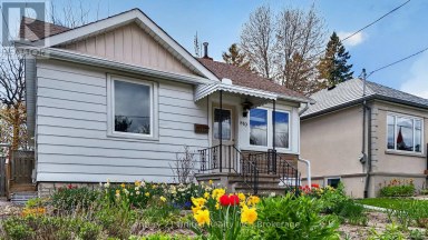 810 BYRON STREET S Whitby (Downtown Whitby) Ontario photo 3