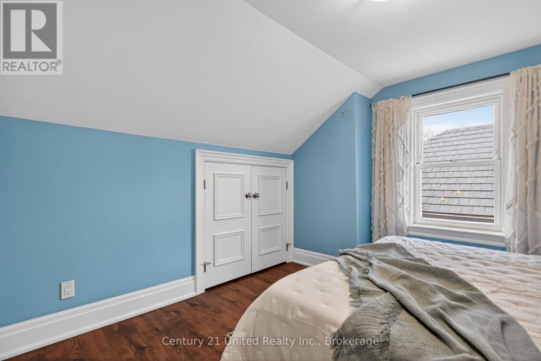 810 BYRON STREET S, Whitby (Downtown Whitby), Ontario, L1N4R8