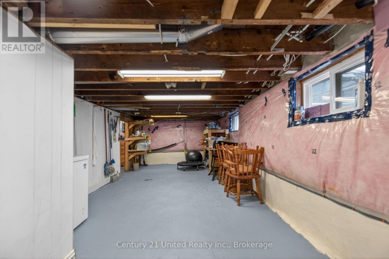 810 BYRON STREET S, Whitby (Downtown Whitby), Ontario, L1N4R8