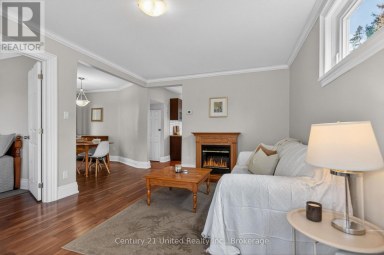810 BYRON STREET S Whitby (Downtown Whitby) Ontario photo 9