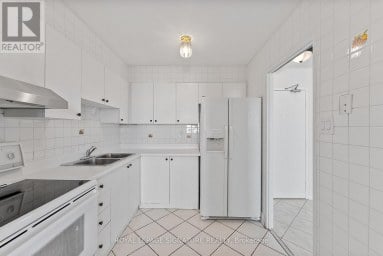 906 - 5 SAN ROMANOWAY Toronto (Black Creek) Ontario photo 10
