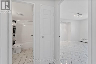 906 - 5 SAN ROMANOWAY Toronto (Black Creek) Ontario photo 14